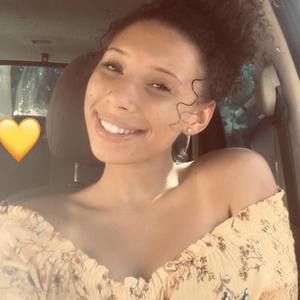 Meet your Posher, Kiana